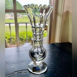 LAUSITZER, HIGH QUALITY CRYSTAL, BUD VASE. HAND CUT, 24% LEAD. 3”W X 7 1/4”H